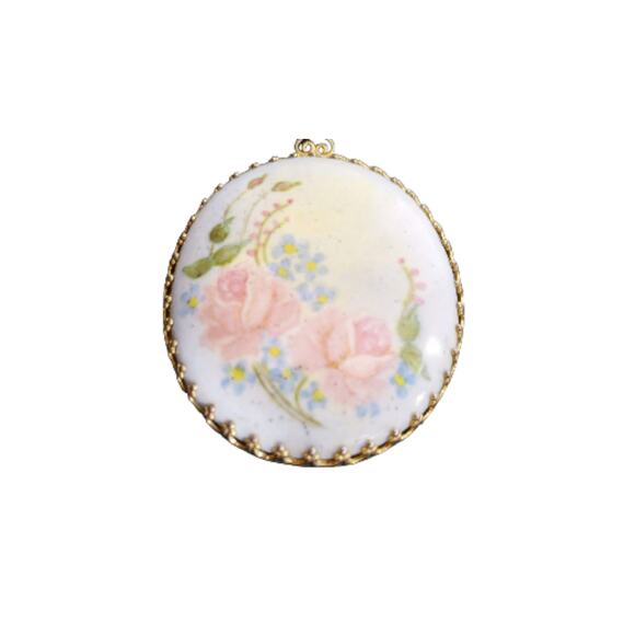 Vintage Cameo Necklace Pink Floral Roses Romantic Whimsy Gold Tone Fairy - Picture 5 of 7